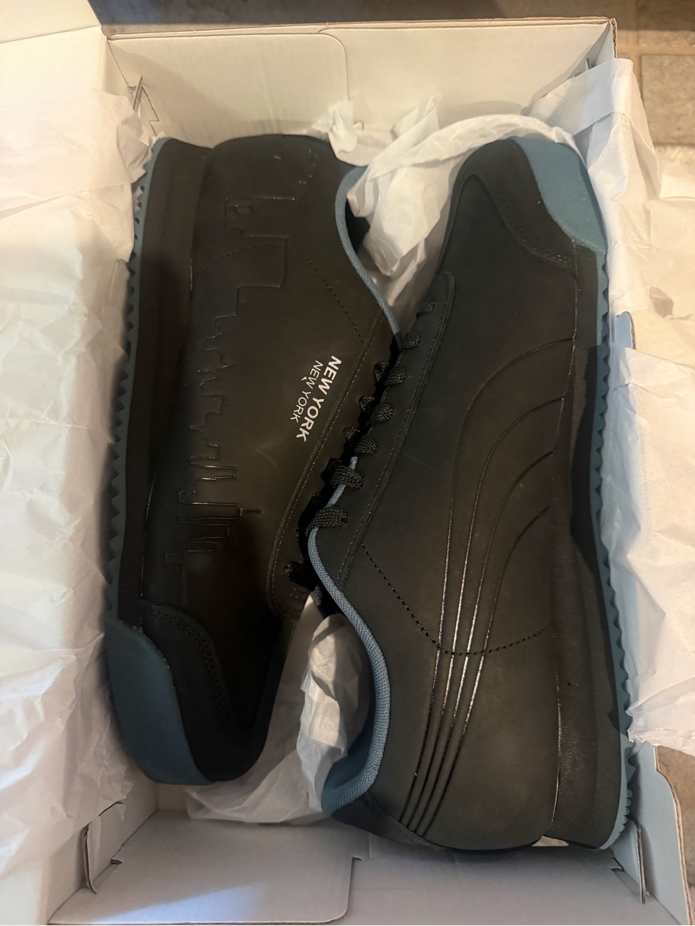 Puma Men’s Black Sneakers with Gray Trim